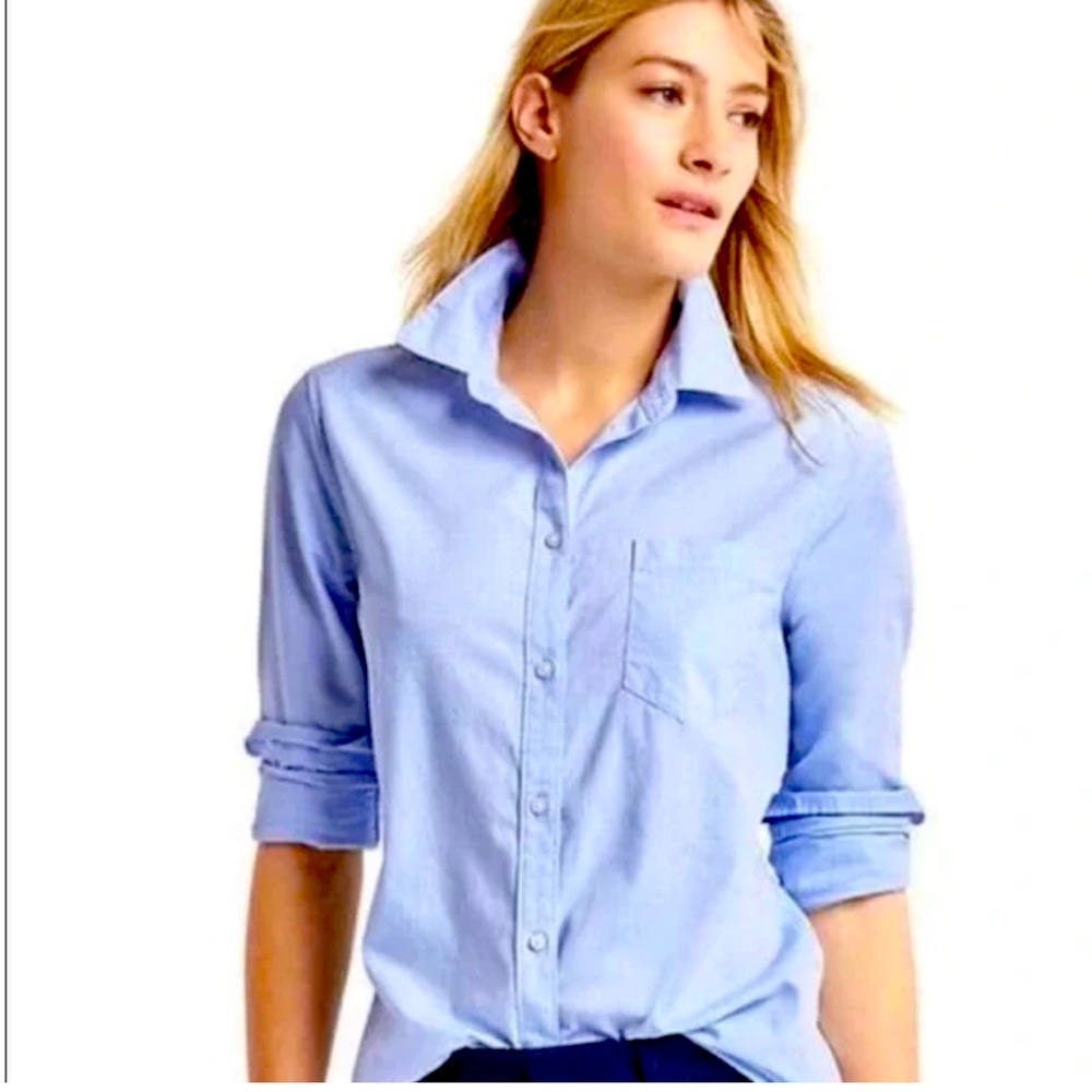 GAP “shrunken boyfriend” shirt EUC